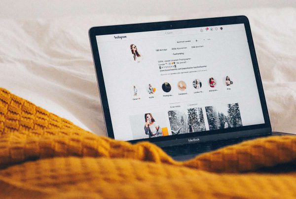 How to Work with Social Media Influencers to Sell More