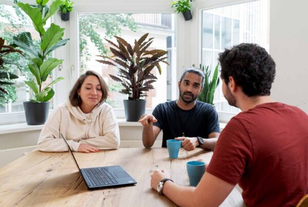 Techniques to manage stakeholders